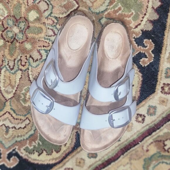 Women's 2 Wide Strap Buckle Sandals in the berkinstock style Grey size 7 MINT - Picture 2 of 11